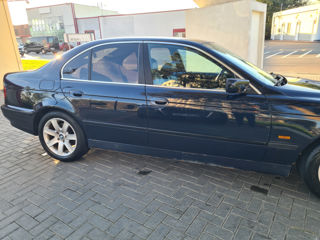 BMW 5 Series foto 3