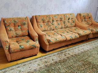 Набор мягкой мебели - диван раскладной и 2 кресла
