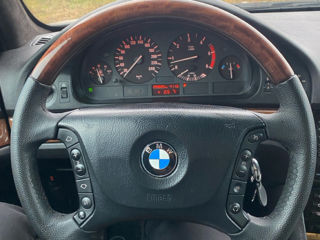 BMW 5 Series foto 15