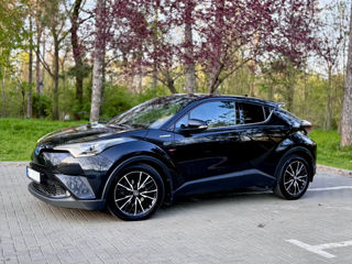 Toyota C-HR foto 3