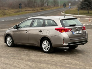 Toyota Auris foto 4