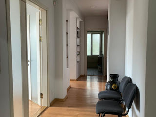 Apartament cu 2 camere, 65 m², Centru, Chișinău foto 5