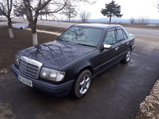 Mercedes Series (W124) foto 3