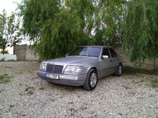 Mercedes Series (W124) foto 2