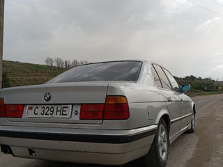 BMW 5 Series foto 1