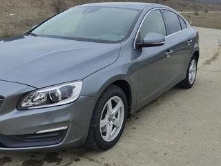 Volvo S60 фото 1