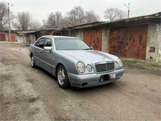 Mercedes E-Class foto 5