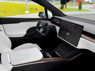 Tesla Model X foto 7