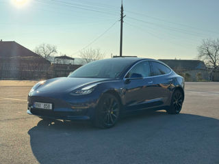 Tesla Model 3 foto 2