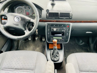 Volkswagen Sharan foto 1