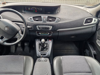 Renault Grand Scenic foto 2