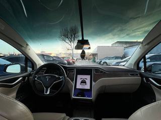 Tesla Model X foto 4