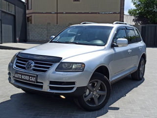 Volkswagen Touareg foto 1