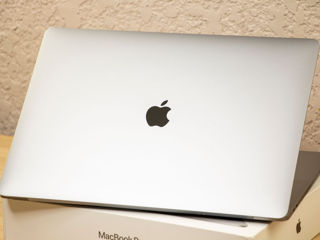 Apple MacBook Pro 16 Late 2019/ Core I7 9750H/ 16Gb Ram/ Radeon 5300M/ 500Gb SSD/ 16" Retina/ 100C!! foto 9