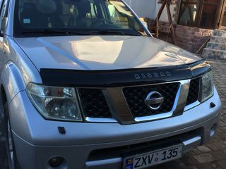 Nissan Pathfinder foto 1