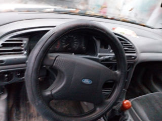 Ford Mondeo foto 8