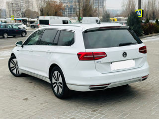 Volkswagen Passat foto 2