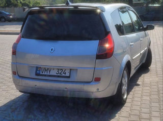 Renault Grand Scenic foto 2