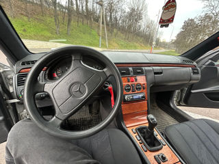 Mercedes E-Class foto 7