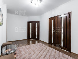 Apartament cu 2 camere, 100 m², Centru, Chișinău foto 10