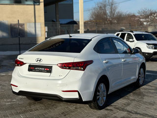 Hyundai Accent foto 6