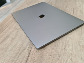 Macbook Pro 15 2018 (i9 8x 4.00Ghz, 16Gb, 256Gb, Radeon Pro 555 4Gb) foto 6