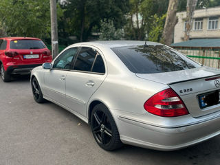 Mercedes E-Class foto 4