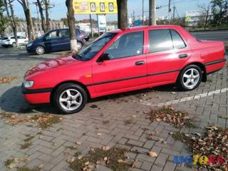 Nissan Sunny foto 2