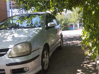 Nissan Almera Tino foto 4