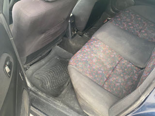 Mazda 323 foto 5