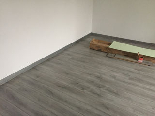 Montare laminat,instalare plintus . Pret rezonabil foto 3