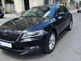 Skoda Superb foto 2