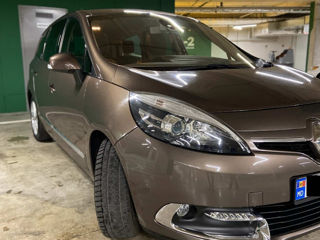 Renault Grand Scenic foto 2