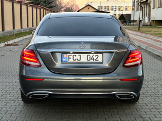 Mercedes E-Class foto 4