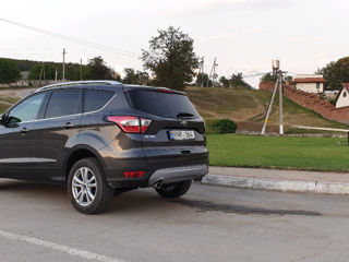 Ford Kuga foto 2