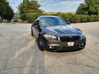 BMW 5 Series foto 2