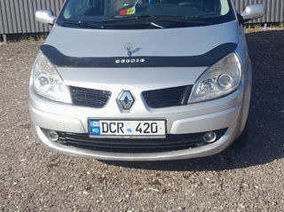 Renault Grand Scenic foto 1