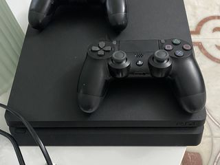 PS4 Slim 500 GB foto 2