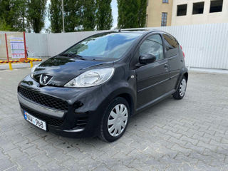 Peugeot 107 foto 1