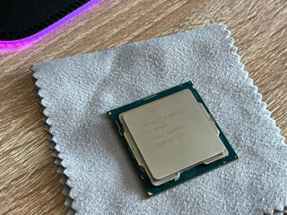 CPU Intel Core i7-9700K 4.9GHz (8C/8T, S1151 UHD Graphics 630, 95W) / Stare ideala ! foto 2
