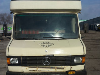 Mercedes 609D foto 1