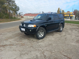 Mitsubishi Pajero Sport foto 3