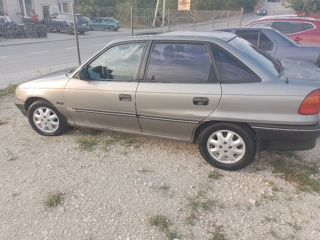 Opel Astra foto 2