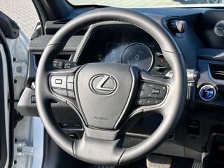 Lexus UX foto 9