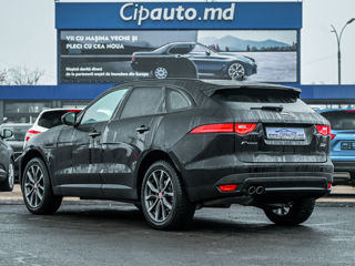 Jaguar F-PACE foto 2