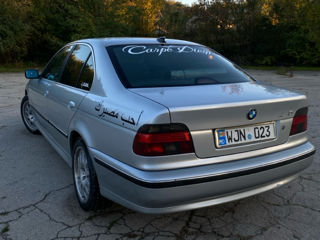 BMW 5 Series foto 2