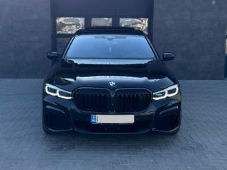 BMW 7 Series фото 3