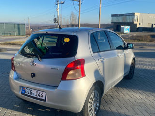 Toyota Yaris foto 3