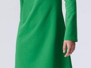 Vînd rochie de la H&M foto 2