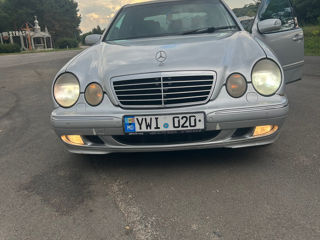 Mercedes E-Class foto 5